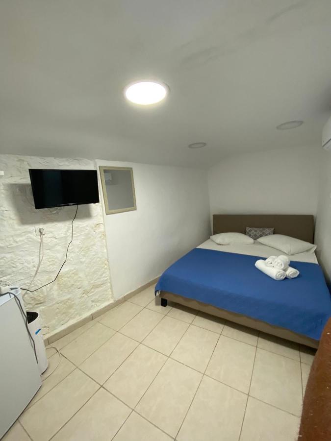Tolos Budget Rooms Loggos Longós الغرفة الصورة