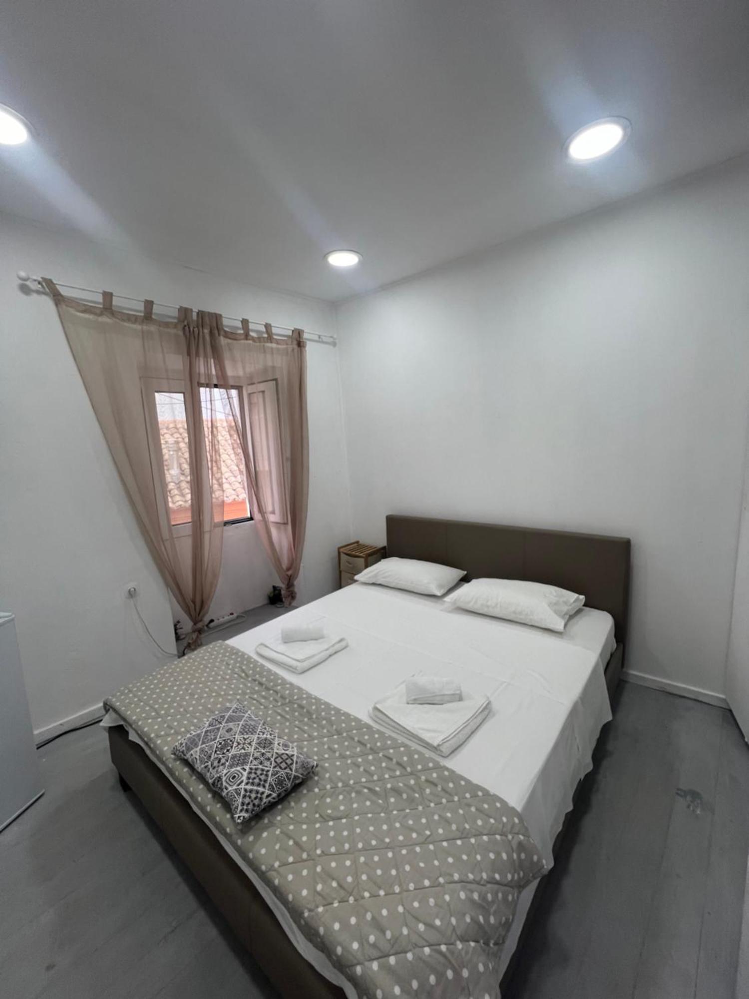 Tolos Budget Rooms Loggos Longós الغرفة الصورة